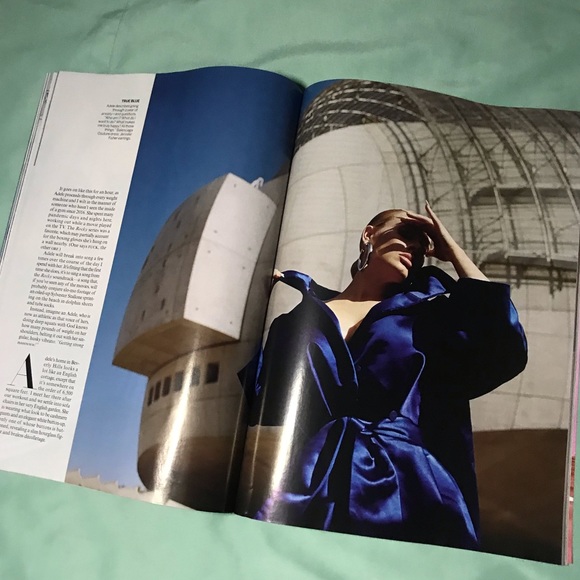 📚💅🏼 Vogue Magazine Lorde Edition October 2021 - Picture 2 of 8